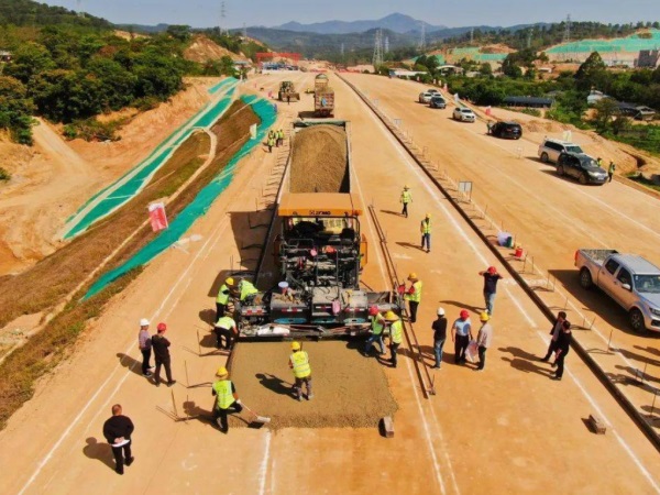 西双版纳高速公路